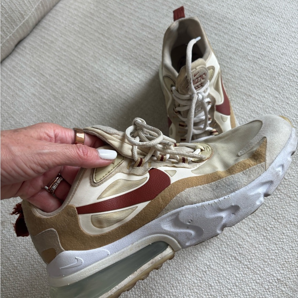 Nike Women's Airmax 270 Cream and Brown Sneakers